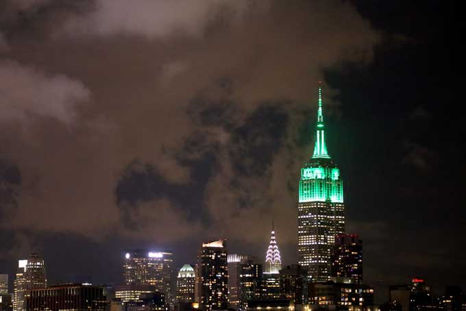 Het Empire State Building, groen verlicht