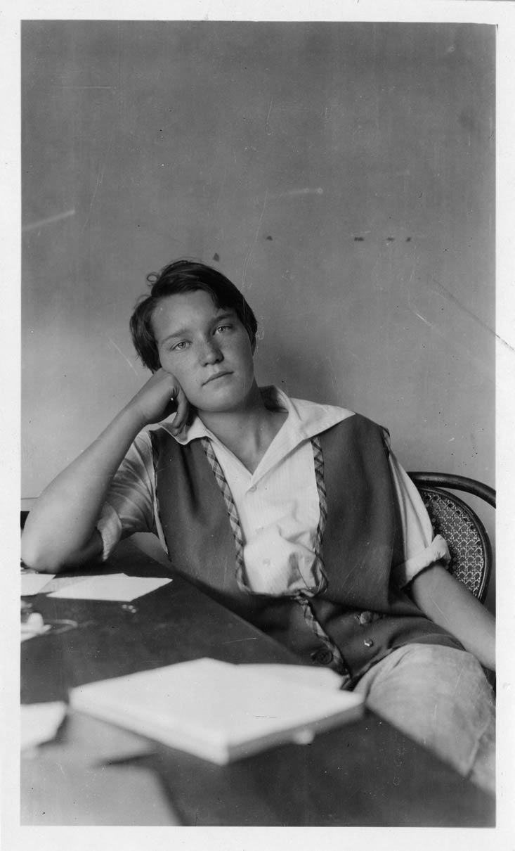 Jonge dierenarts Mary Knight Dunlap, in zwart-wit