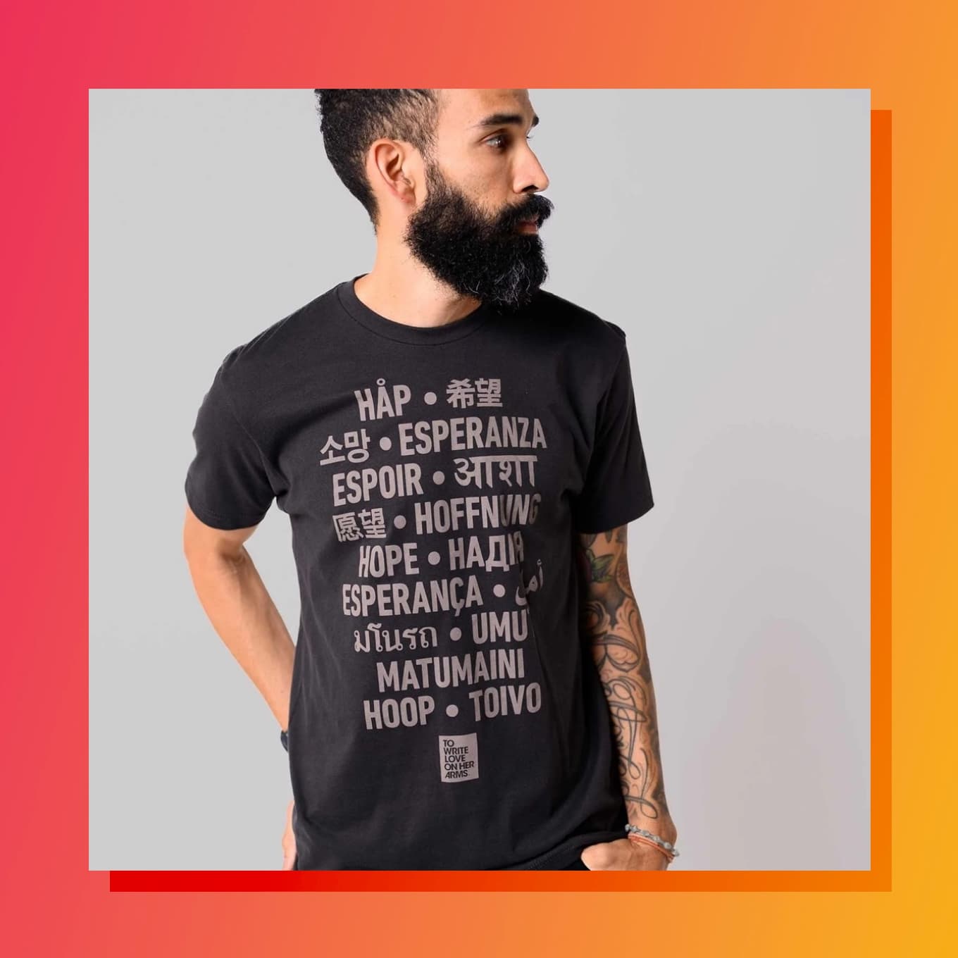 Shirt met de tekst HOPE in vele talen
