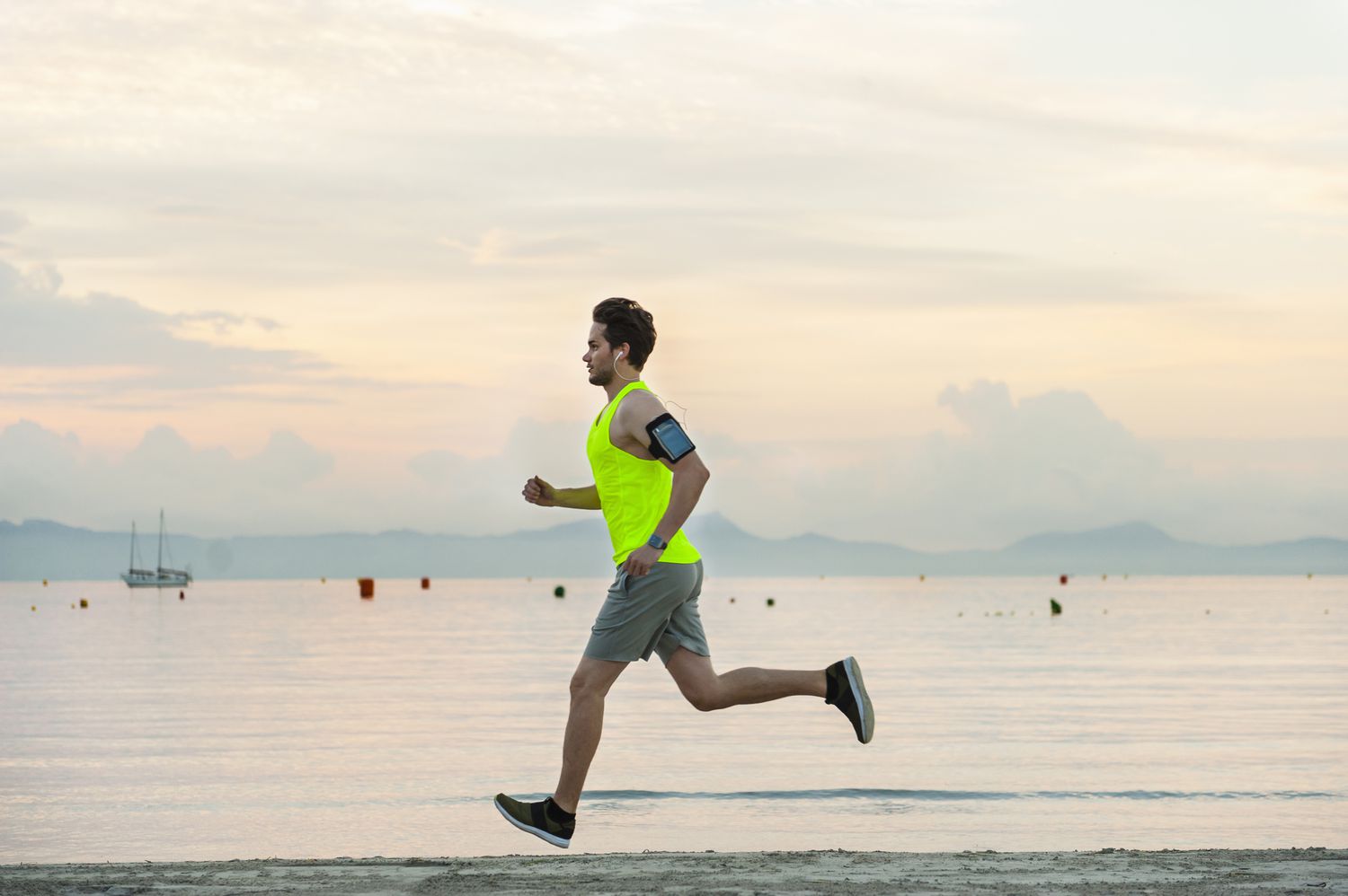 De 7 beste hardloopschoenen voor mannen met platvoeten