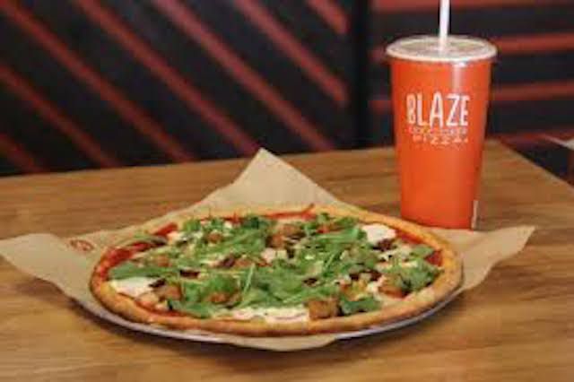 Wat te eten bij Blaze Pizza: gezonde menukeuzes en voedingsfeiten
