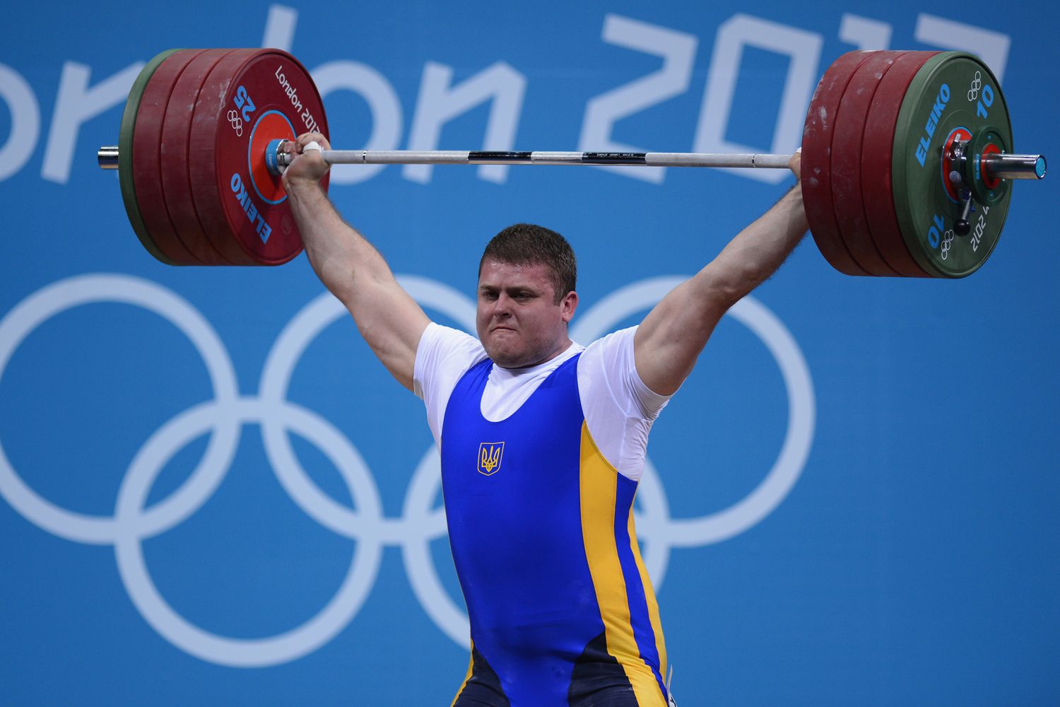 Een gewichtheffer tijdens de Olympische Spelen van 2012 in Londen.