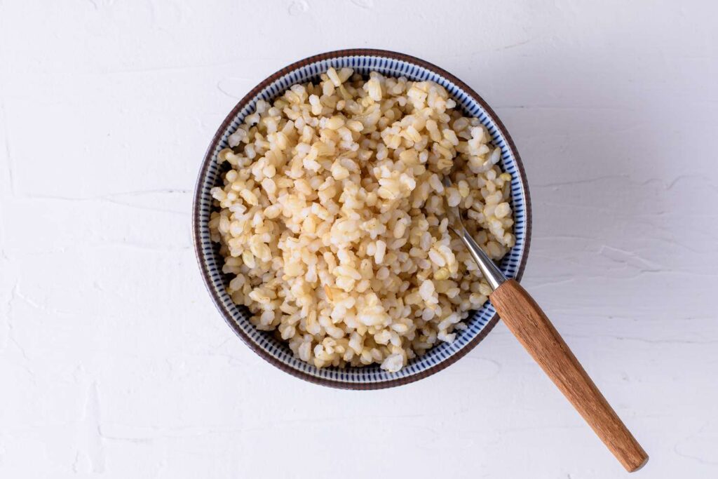 Bruine rijst voedingsfeiten en gezondheidsvoordelen