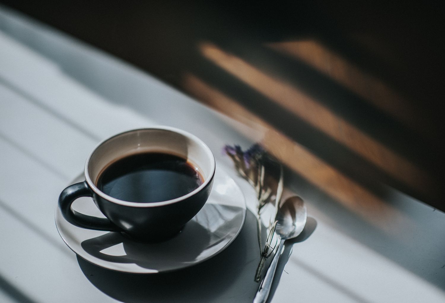 Hoeveel cafeïne zit er in een kopje koffie?