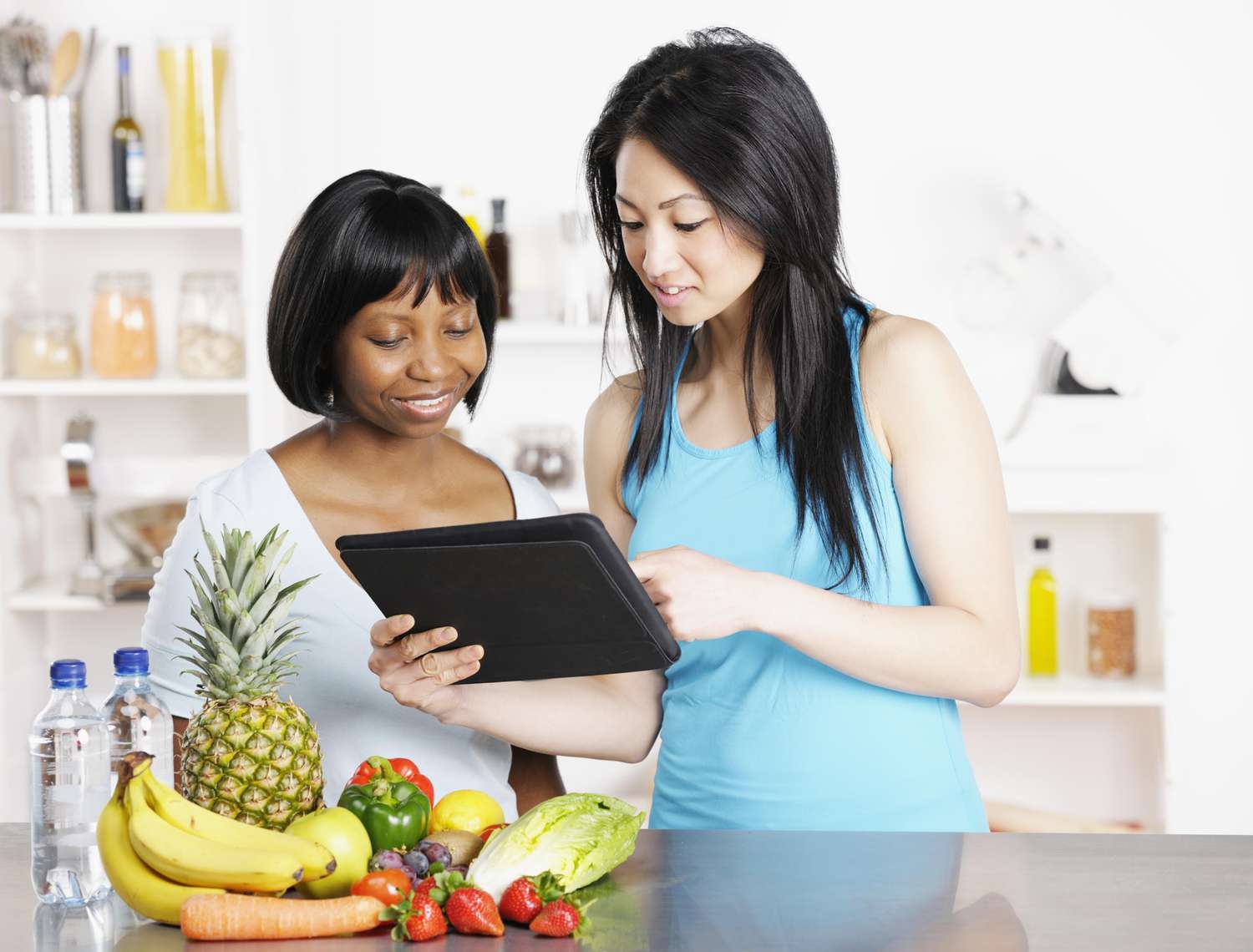 Diëtisten en voedingsdeskundigen zijn vergelijkbaar en kunnen helpen uw dieet te verbeteren.