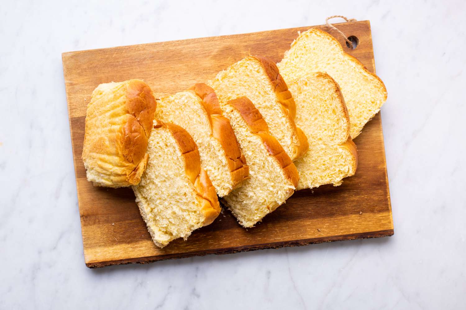 Brioche Brood Voedingsfeiten en Gezondheidsvoordelen
