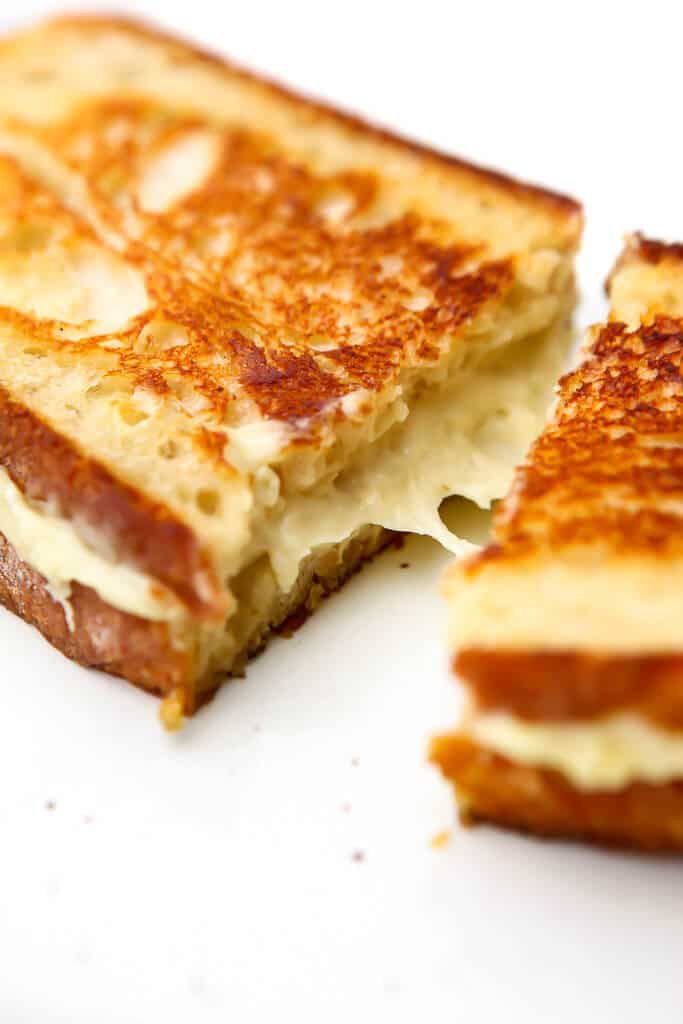 Veganistische gegrilde kaas