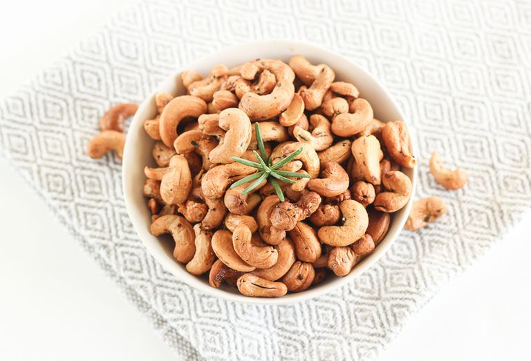 Rozemarijn en olijfolie geroosterde cashewnoten