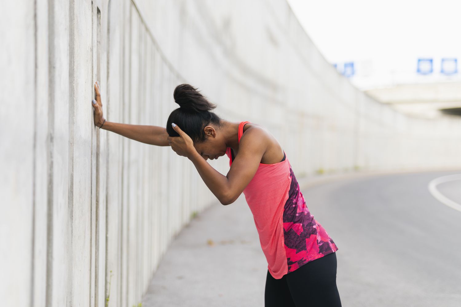 Vermoeide jogger duizelig na haar run