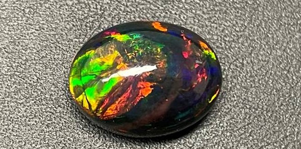 Zwarte Opaal werking & spirituele betekenis